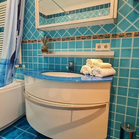 Bright With Private Bathroom And Market Square View