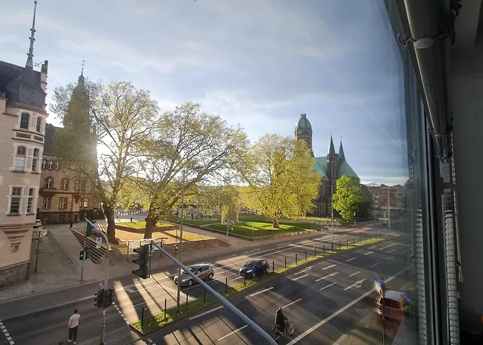 Bright With Private Bathroom And Market Square View Daire