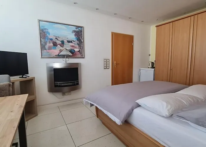 Bright With Private Bathroom And Market Square View Mönchengladbach