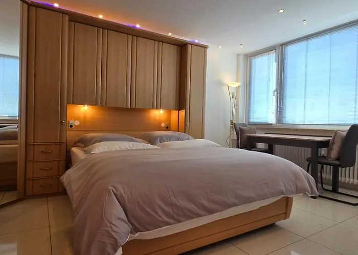 Bright With Private Bathroom And Market Square View