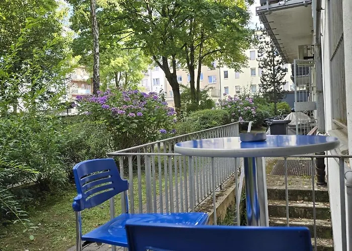 Daire Bright With Private Bathroom And Market Square View Mönchengladbach